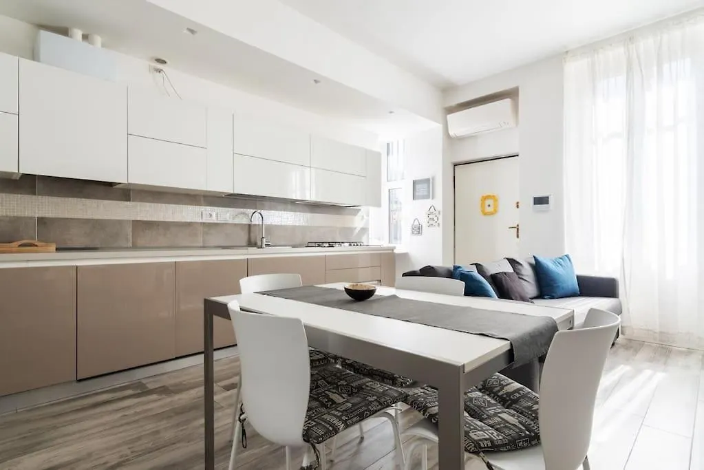 Apartament Bilocale - La Ringhiera Dell'Isola Mediolan